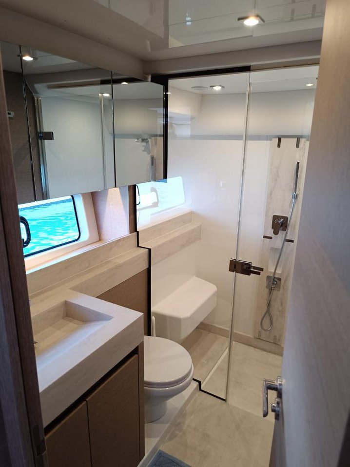 Photo #14 - Prestige 590 Flybridge - 3 + 1 cab. (Tereza) in Split - 38645