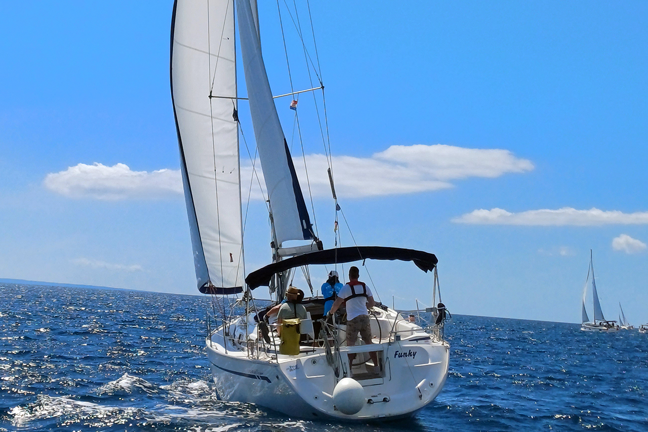 Photo #4 - Bavaria 37 Cruiser (Funky) en Krk - 38657