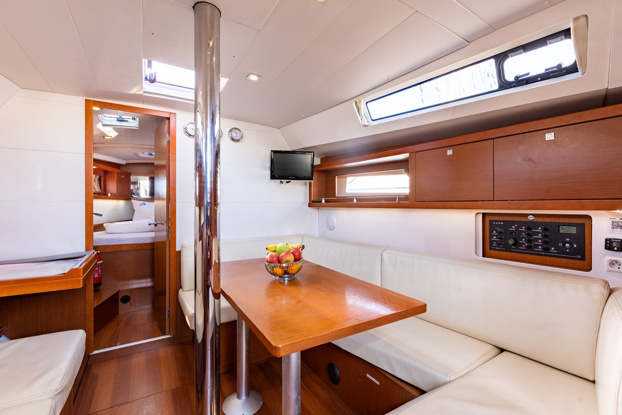 Photo #8 - Oceanis 41.1 (Buddy) in Krk - 38658
