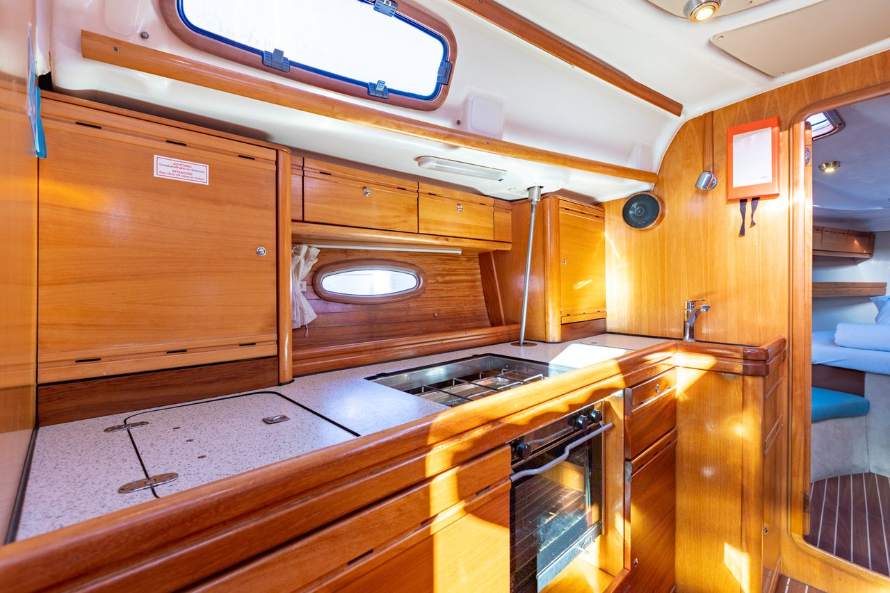 Photo #7 - Bavaria 39 Cruiser (Martina) in Krk - 38661