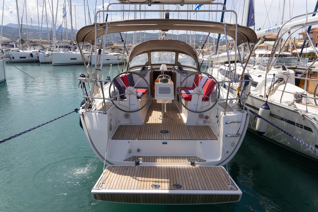 Photo #6 - Bavaria Cruiser 34 - 2 cab. (Oneiro) en Lefkada - 38707