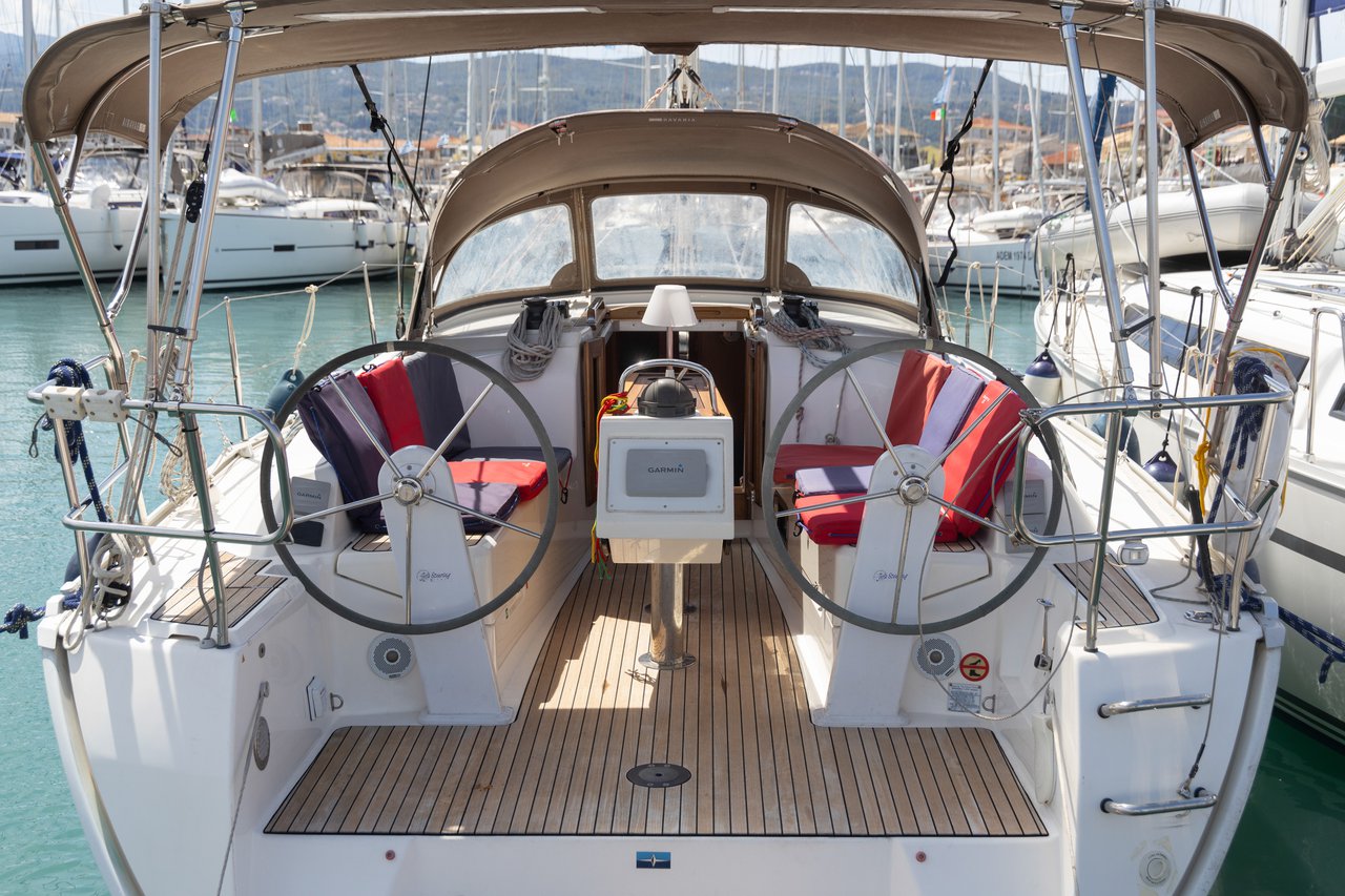 Photo #7 - Bavaria Cruiser 34 - 2 cab. (Oneiro) en Lefkada - 38707