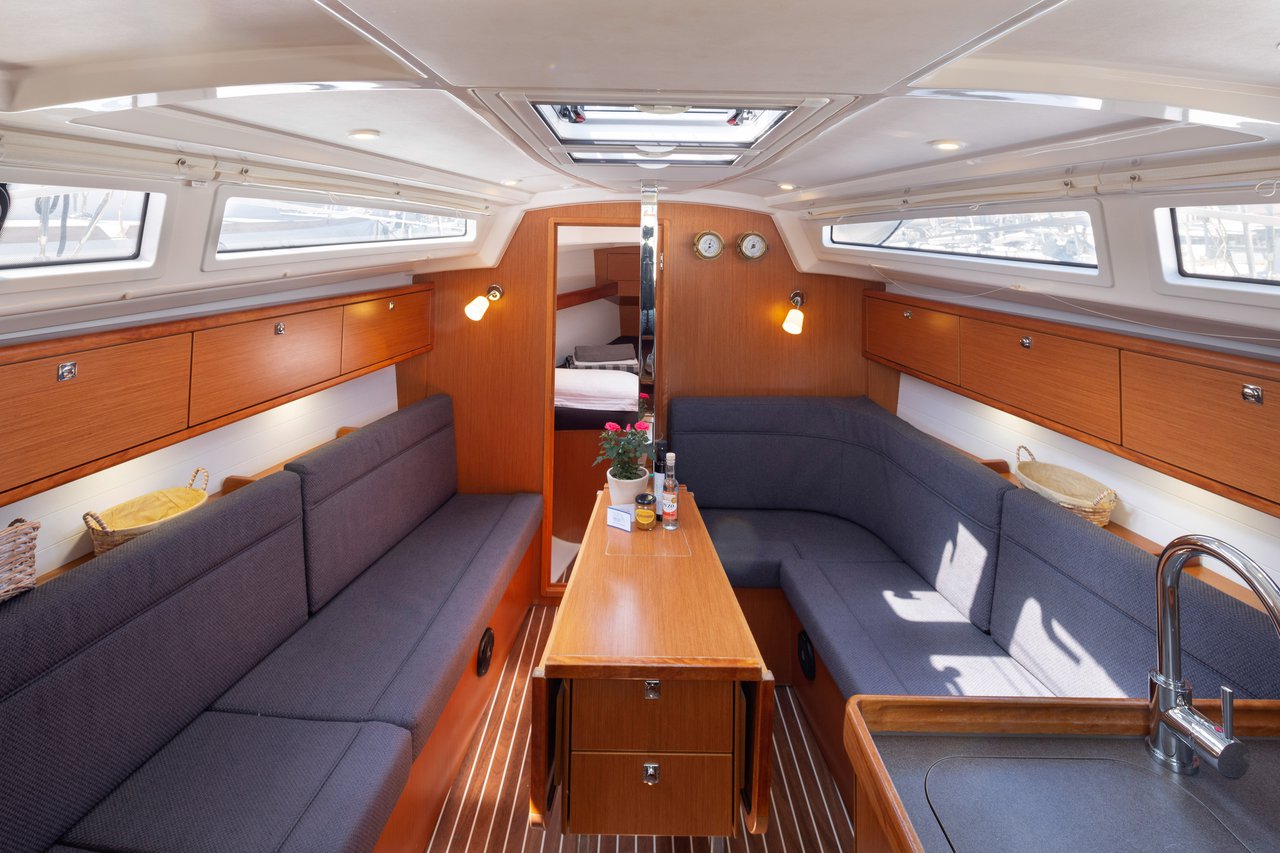 Photo #9 - Bavaria Cruiser 34 - 2 cab. (Oneiro) en Lefkada - 38707