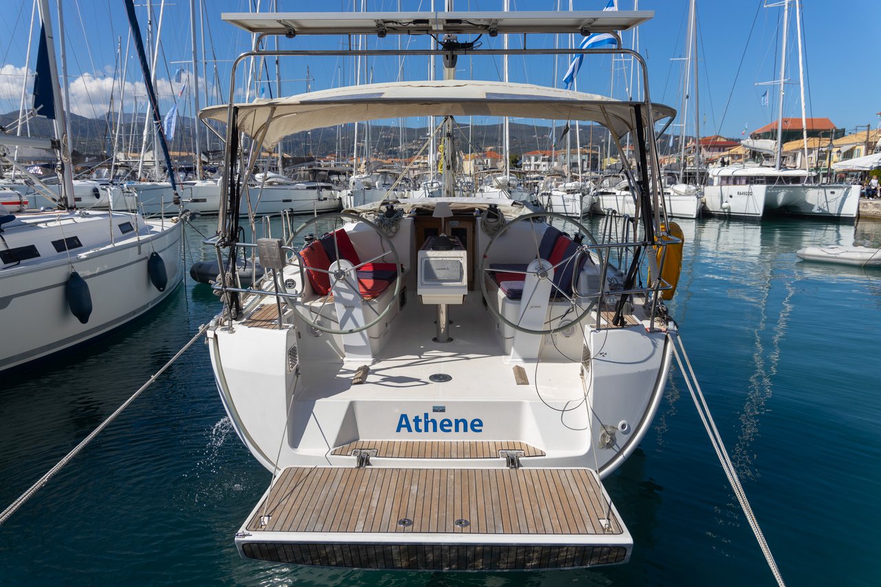Photo #8 - Bavaria Cruiser 37 - 3 cab. (Athene) in Lefkada - 38710