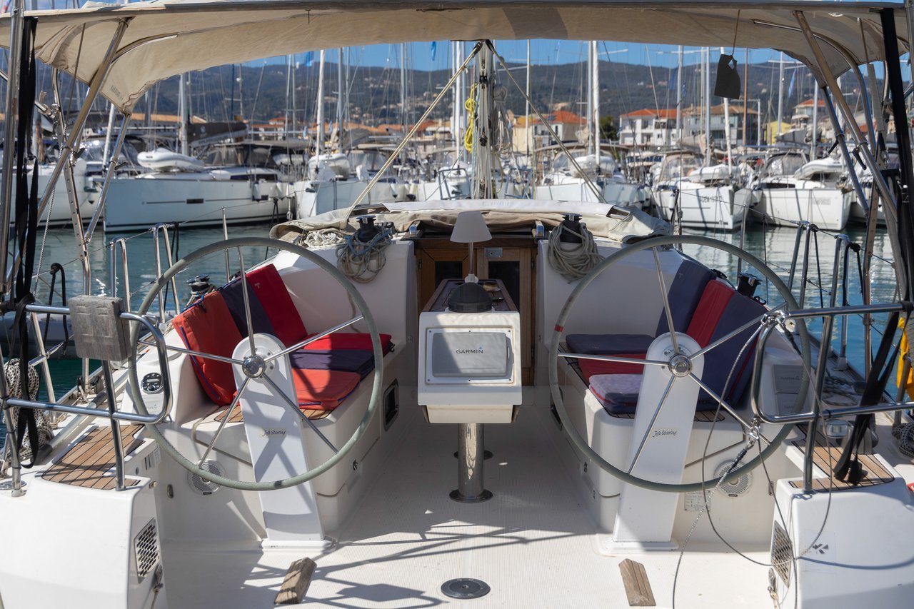 Photo #9 - Bavaria Cruiser 37 - 3 cab. (Athene) in Lefkada - 38710