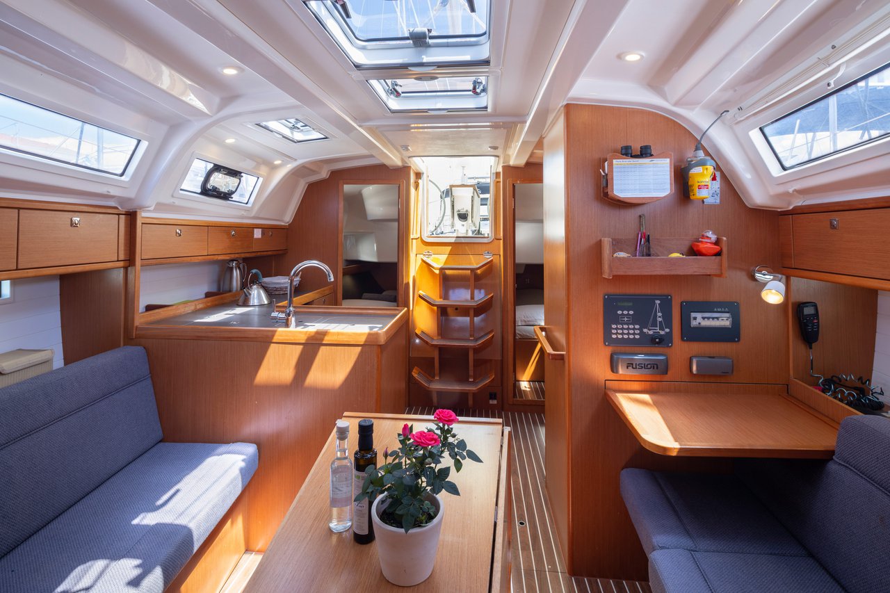 Photo #10 - Bavaria Cruiser 37 - 3 cab. (Athene) in Lefkada - 38710