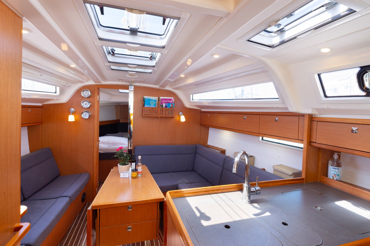 Photo #12 - Bavaria Cruiser 37 - 3 cab. (Athene) in Lefkada - 38710