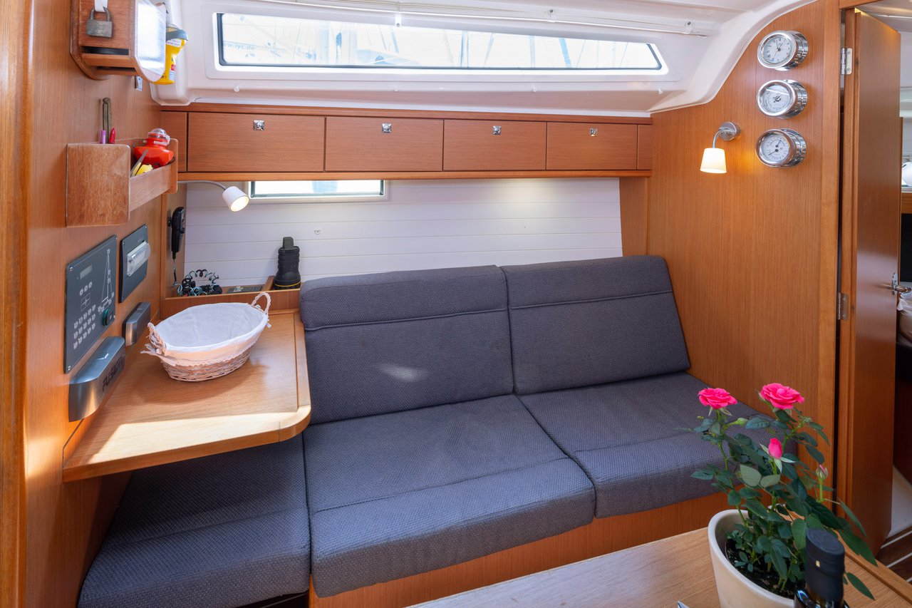Photo #13 - Bavaria Cruiser 37 - 3 cab. (Athene) in Lefkada - 38710