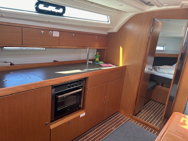 Photo #7 - Bavaria Cruiser 41 - 3 cab. (Barbera) in Trogir - 38735