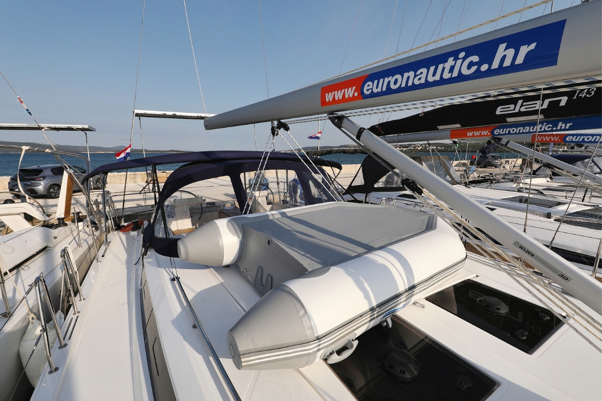 Photo #4 - Bavaria C45 Holiday - 5 cab. (Bella) in Biograd - 38749