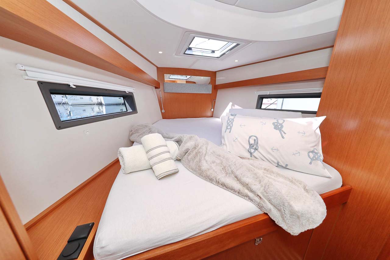 Photo #11 - Bavaria C42 Style (Sea Breeze) in Biograd - 38765