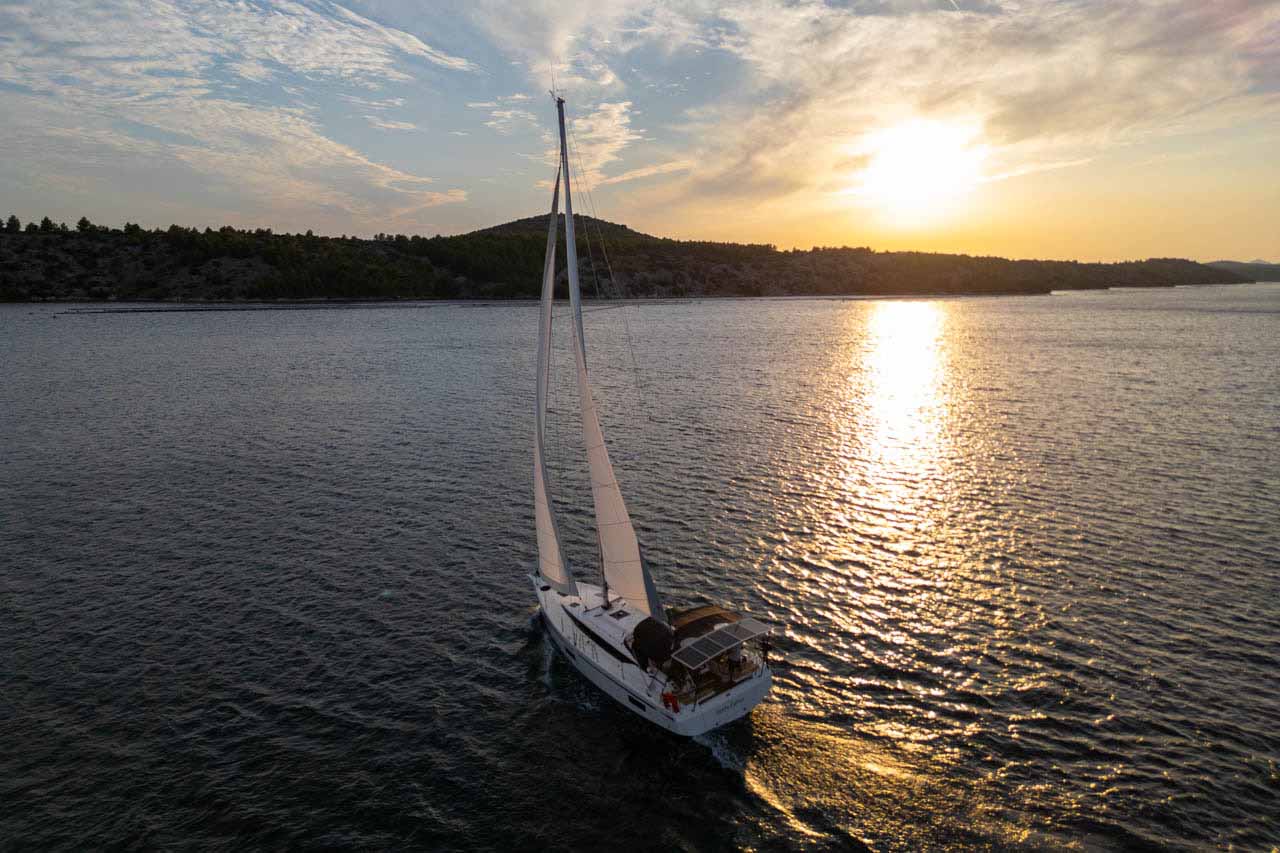 Photo #9 - Bavaria C42 (Vento Estivo) in Sibenik - 38766