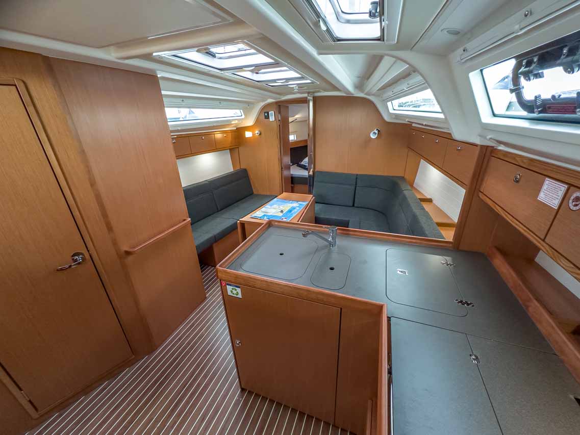 Photo #7 - Bavaria Cruiser 37 - 3 cab. (Caipirinha) in Pula - 38769