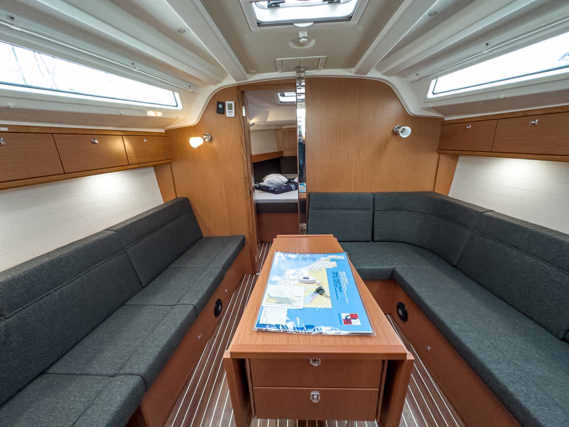 Photo #8 - Bavaria Cruiser 37 - 3 cab. (Caipirinha) in Pula - 38769