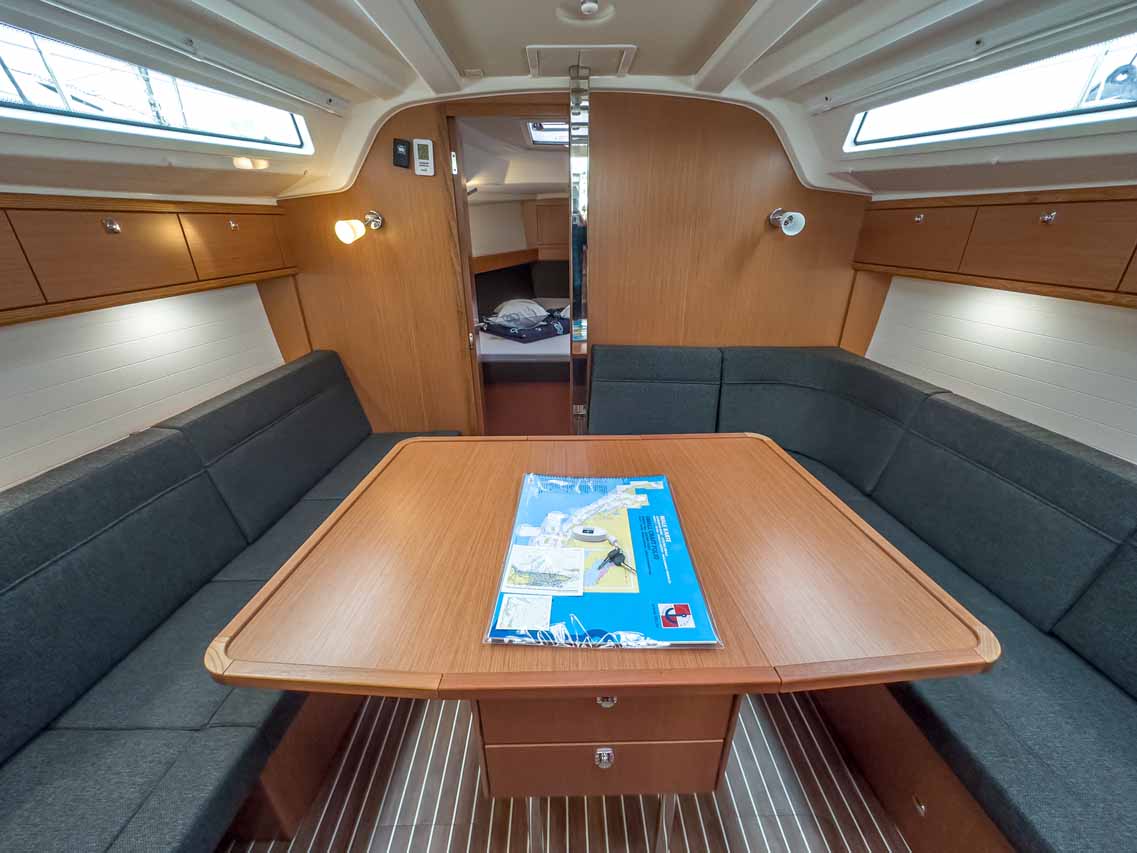 Photo #9 - Bavaria Cruiser 37 - 3 cab. (Caipirinha) in Pula - 38769