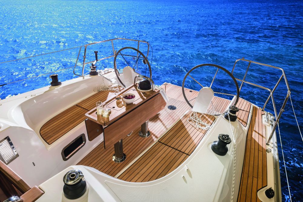 Photo #5 - Bavaria Cruiser 34 - 2 cab. (Licence to chill) in Volos - 38771