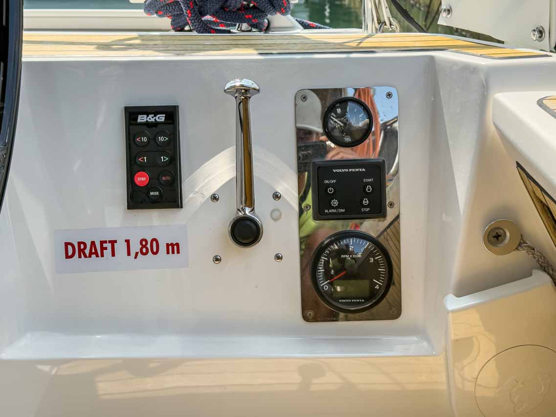Photo #10 - Bavaria Cruiser 34 - 2 cab. (Hydra) in Pula - 38772