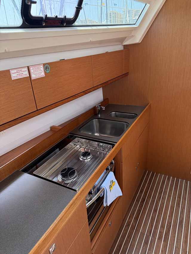 Photo #8 - Bavaria Cruiser 46 - 4 cab. (Zerberus) in Palma - 38773