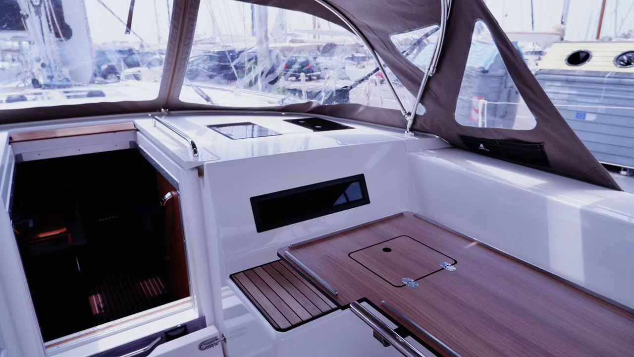 Bavaria C50 Style - 5 + 1 cab. (Juana)  - 6