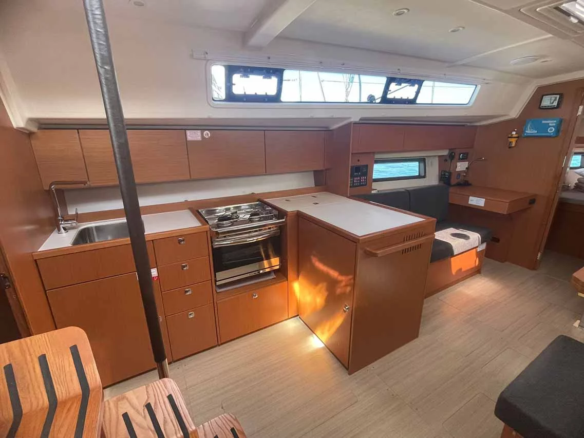 Bavaria C42 (Paella)  - 4