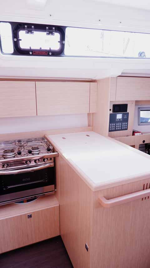 Photo #8 - Bavaria C38 (Alesia) in Palma - 38780