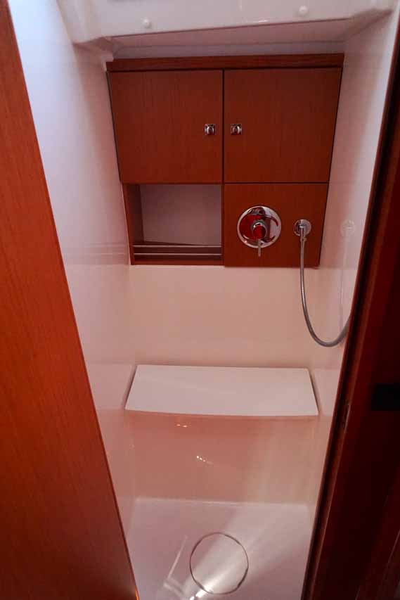 Photo #18 - Bavaria Cruiser 46 - 4 cab. (Delphina) en Corfú - 38784