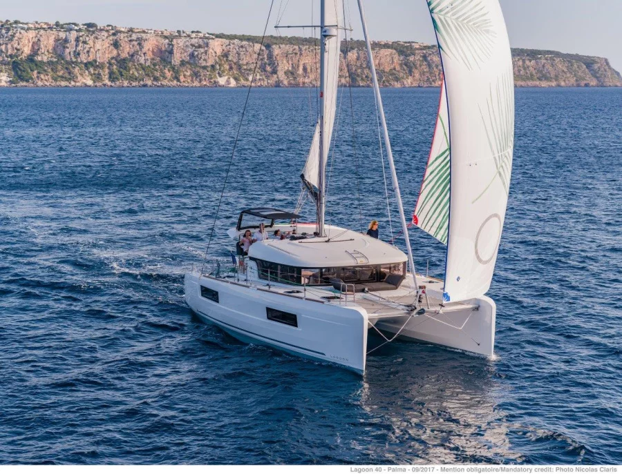 Lagoon 40 - 4 + 2 cab (Mignonne)  - 6