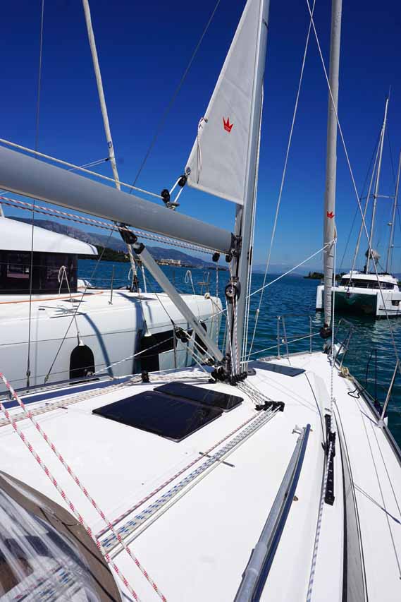 Photo #5 - Bavaria Cruiser 34 - 2 cab. (Yanna) in Corfu - 38793