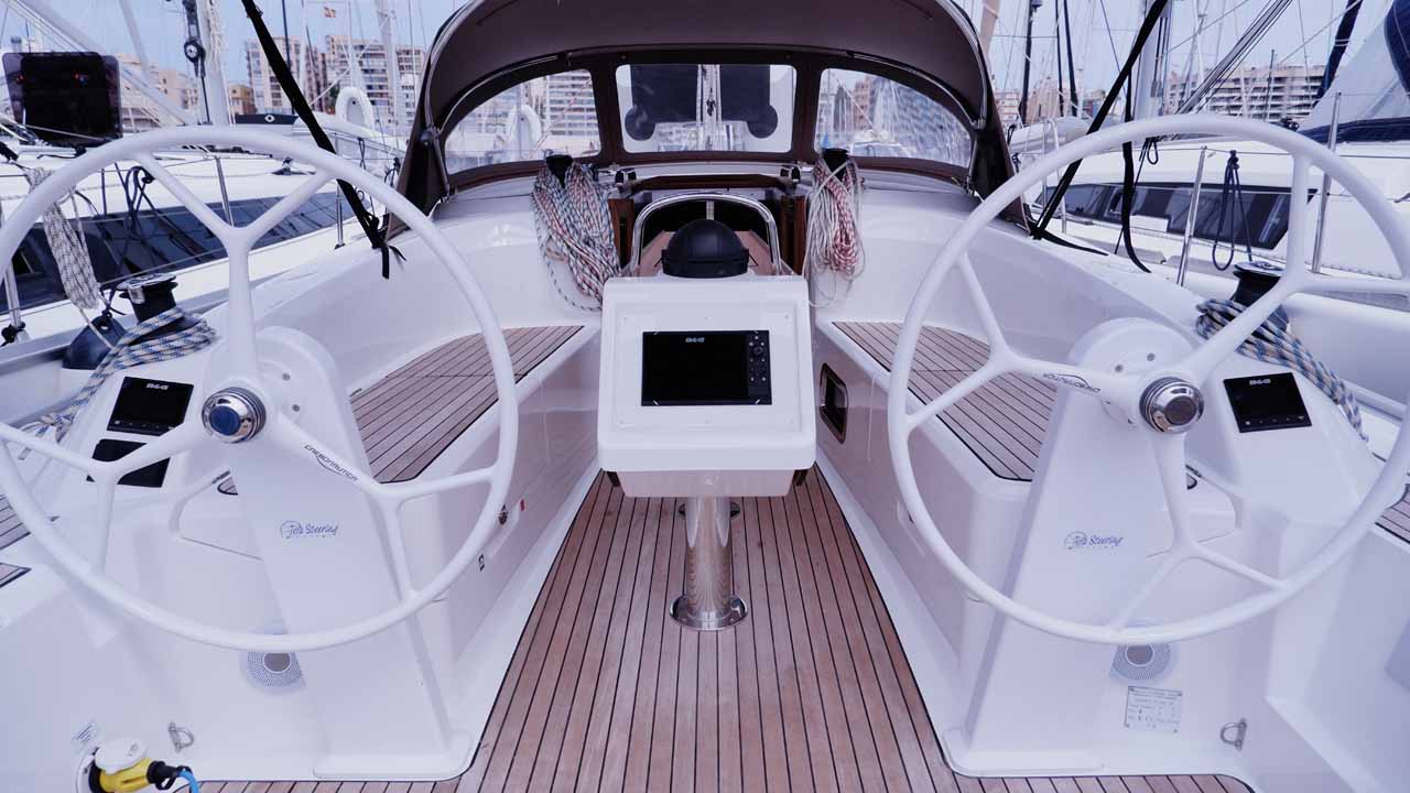 Photo #6 - Bavaria Cruiser 34 - 2 cab. (Saona) in Palma - 38795