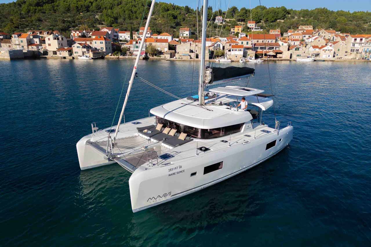Photo #5 - Lagoon 42 - 4 + 2 cab. (Mare Sunce) in Sibenik - 38810