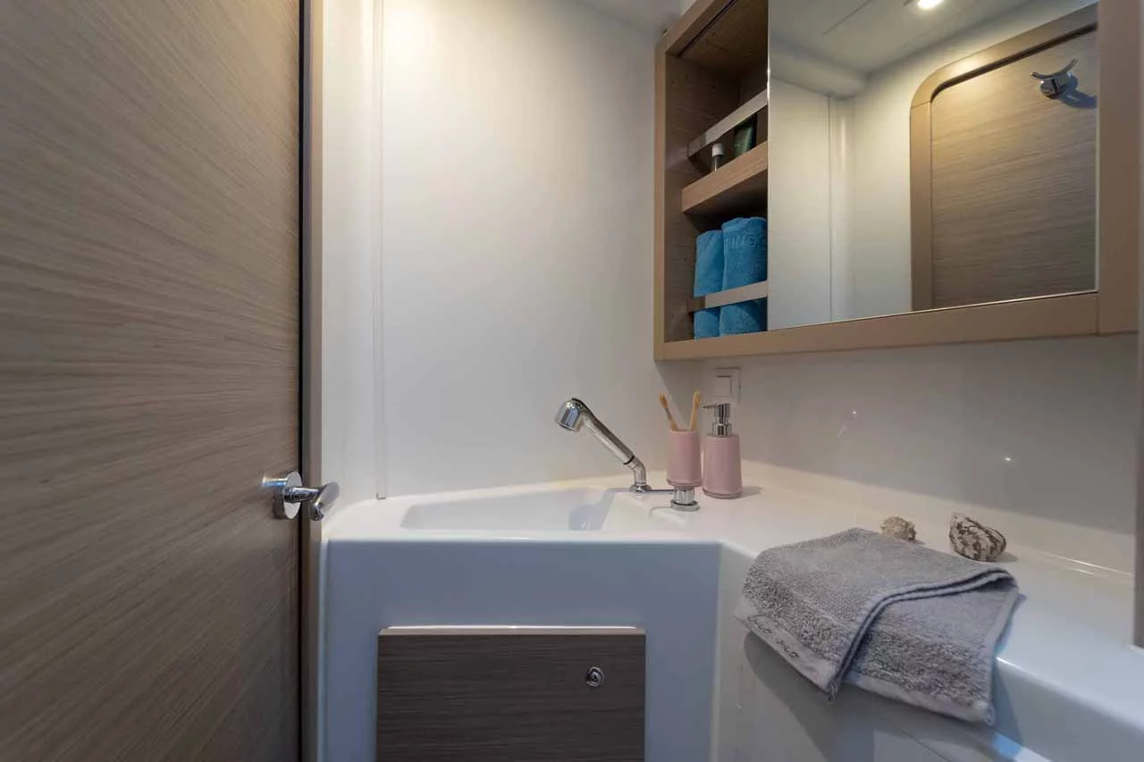 Lagoon 42 - 4 + 2 cab. (Mare Sunce)  - 32