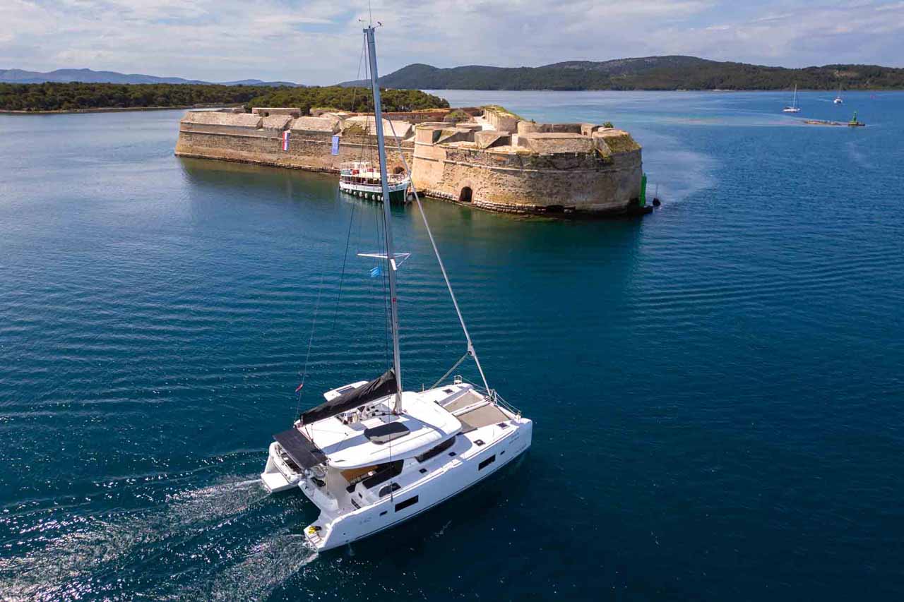 Photo #4 - Lagoon 42 - 4 + 2 cab. (Mare Tiempo) in Sibenik - 38811