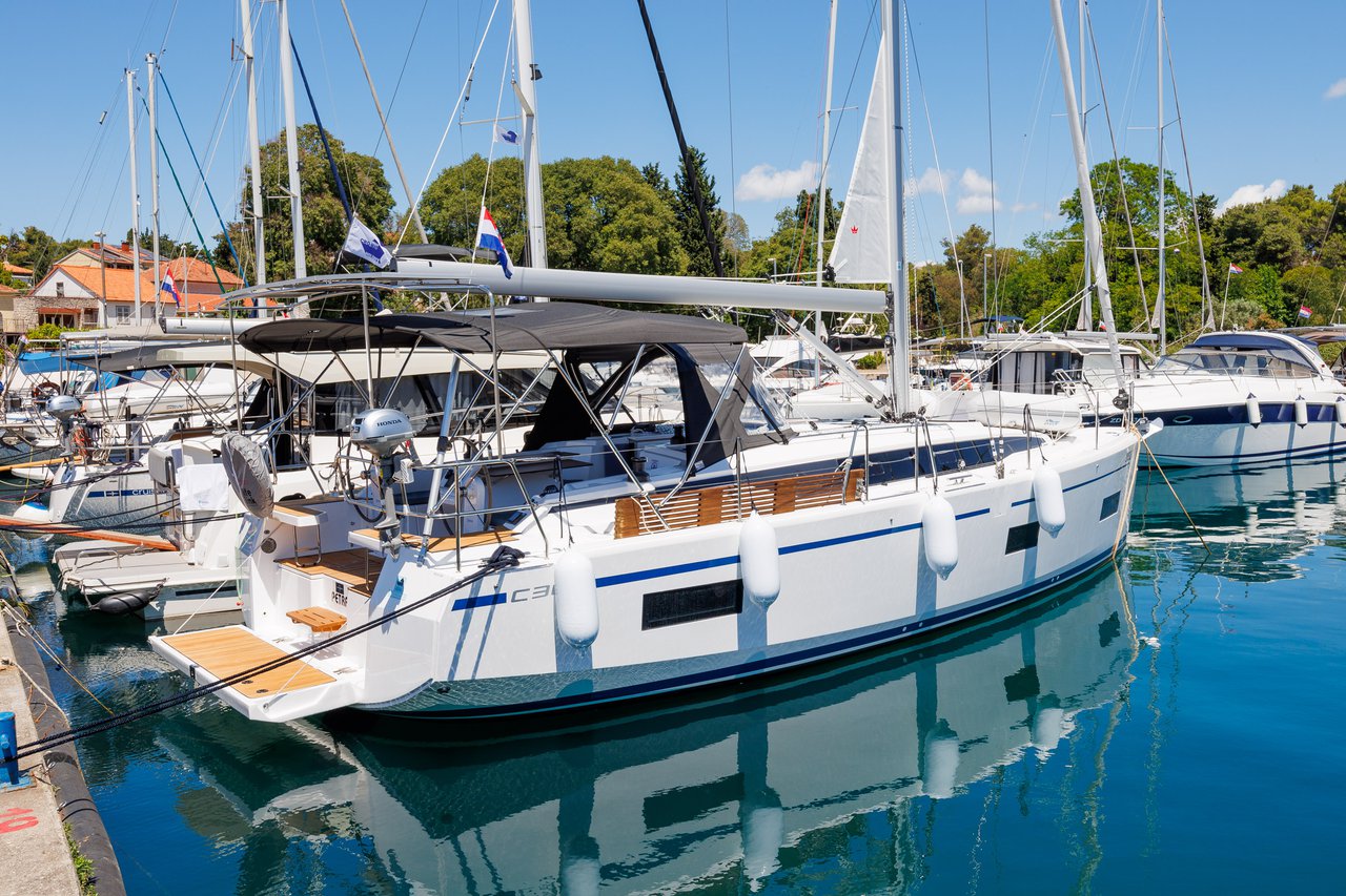 Photo #6 - Bavaria C38 (Petra) in Zadar - 38820