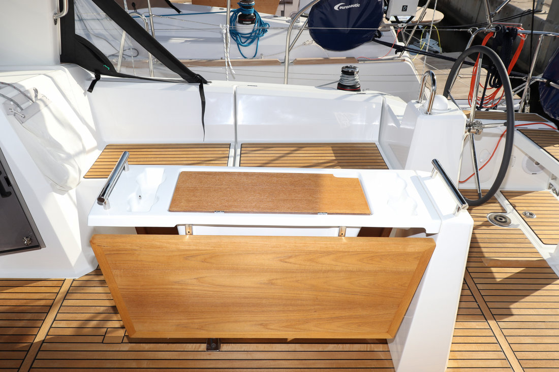 Photo #8 - Oceanis 38.1 (Dama) in Biograd - 38826