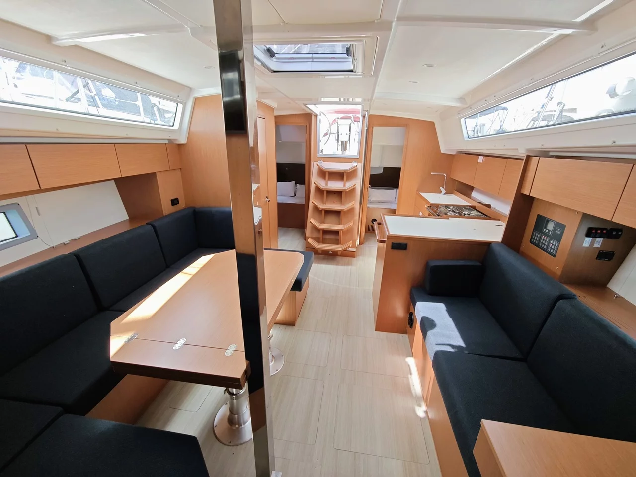 Bavaria C42 (Zen)  - 12