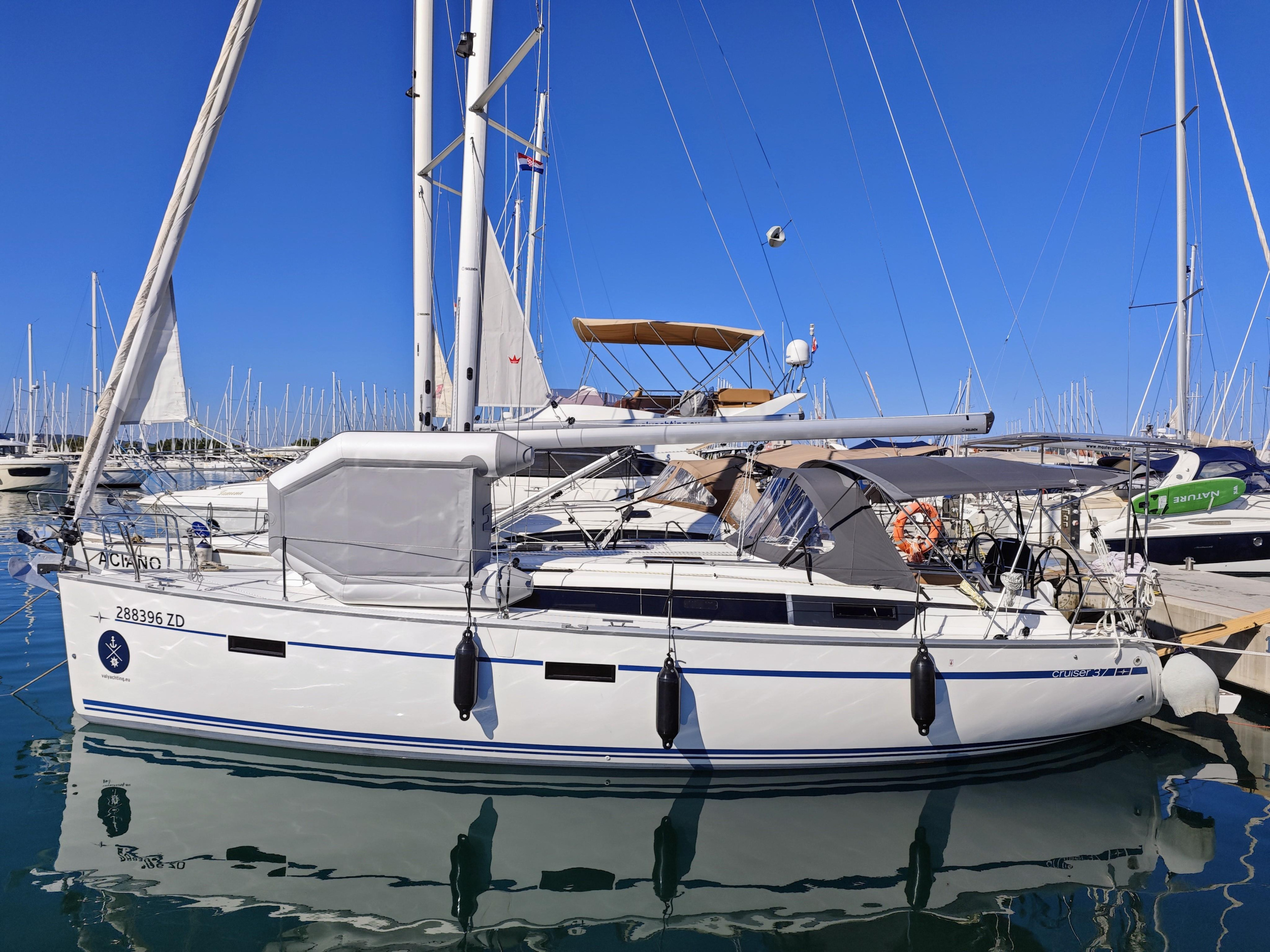 Photo #4 - Bavaria Cruiser 37 - 3 cab. (Mai Tai) en Sukosan - 38835