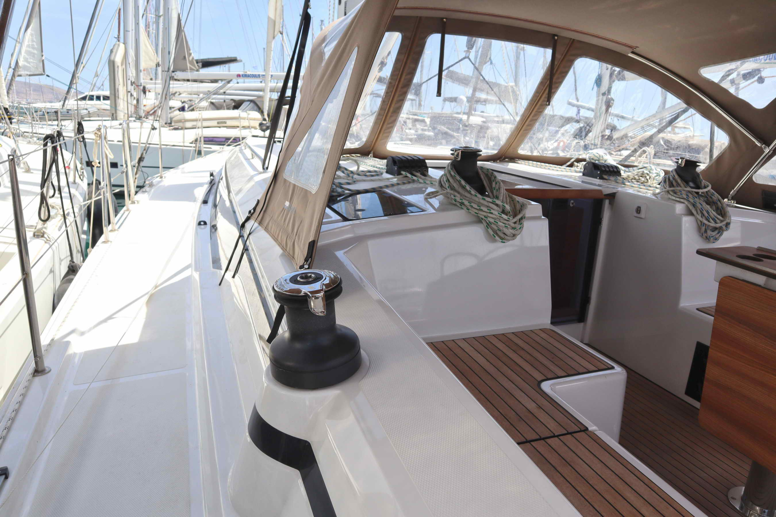 Photo #27 - Bavaria C42 (PRESTIGE) in Paros - 38880