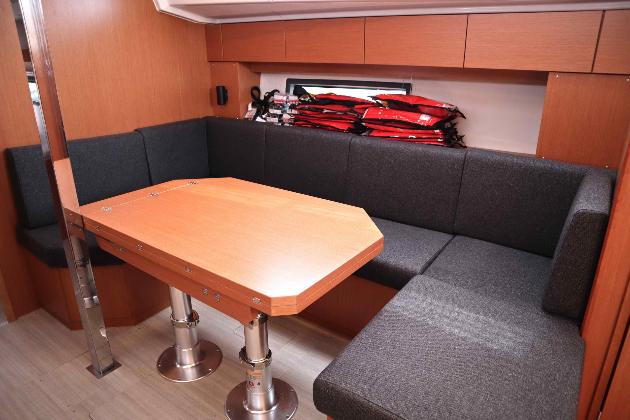 Photo #7 - Bavaria C42 (PRESTIGE) in Paros - 38880