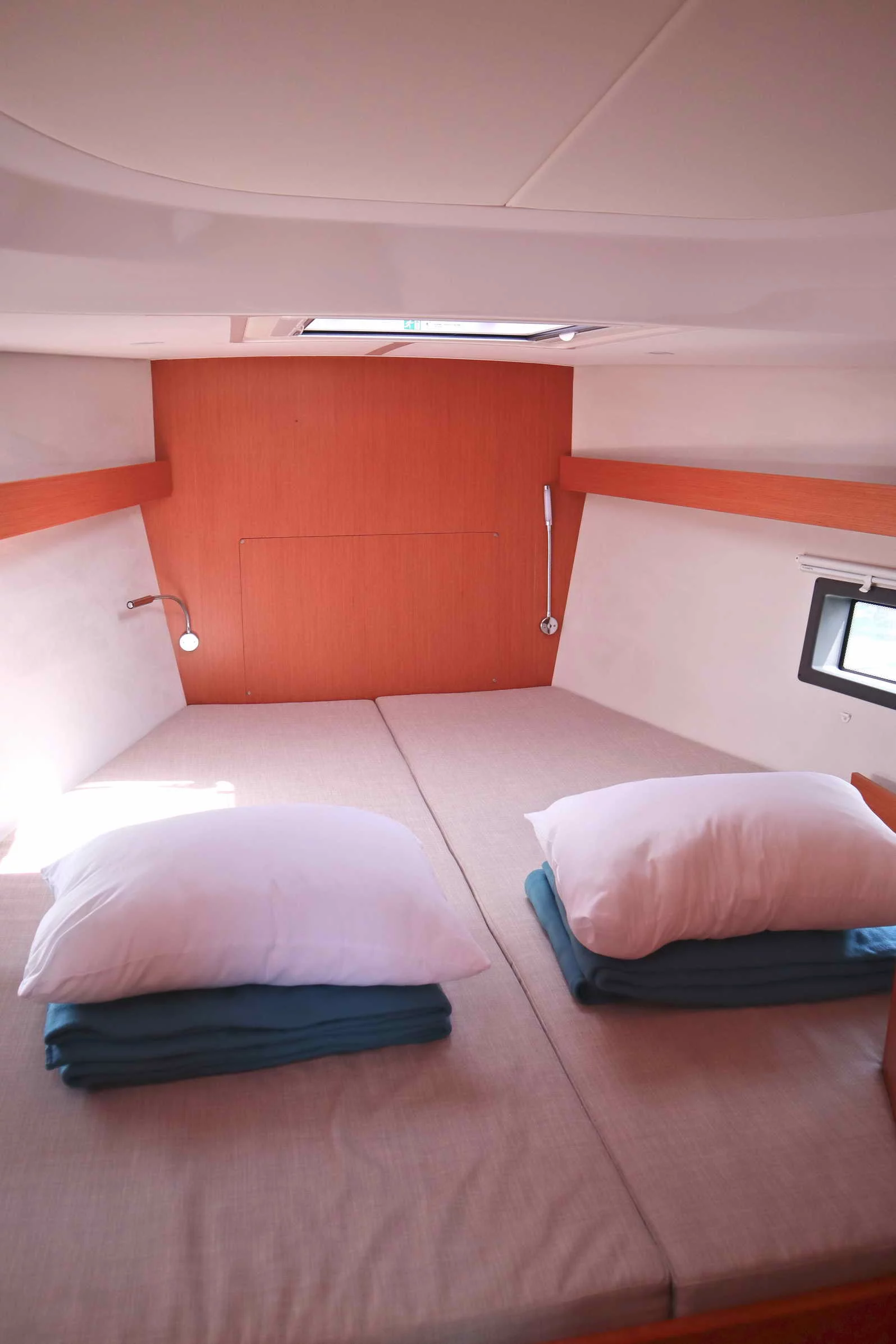Bavaria C42 (PRESTIGE)  - 10