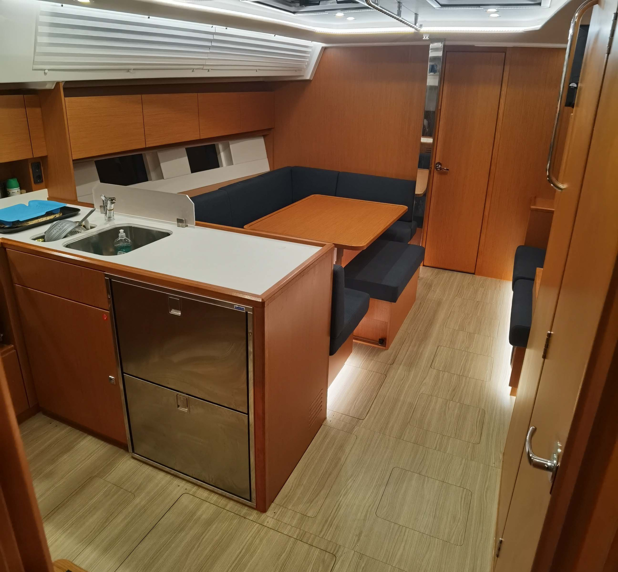 Photo #3 - Bavaria C45 - 3 cab. (PRESTIGE) en Athènes - 38884