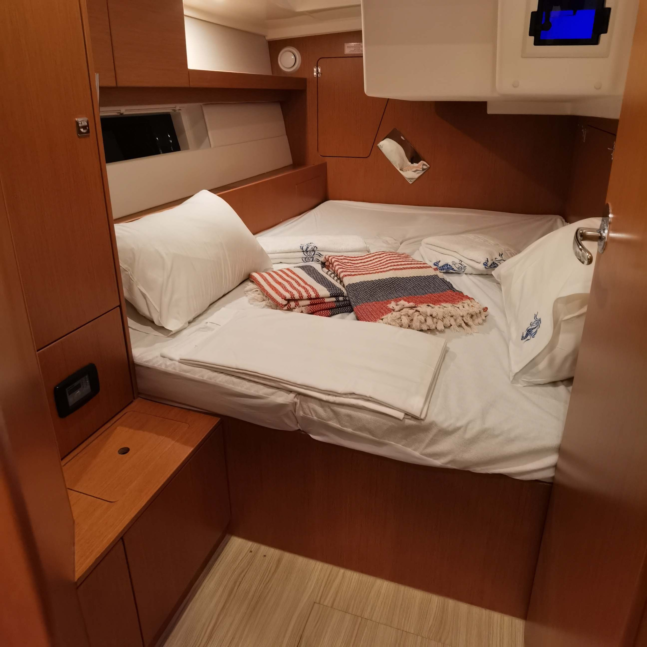 Photo #13 - Bavaria C45 - 3 cab. (PRESTIGE) en Athènes - 38884