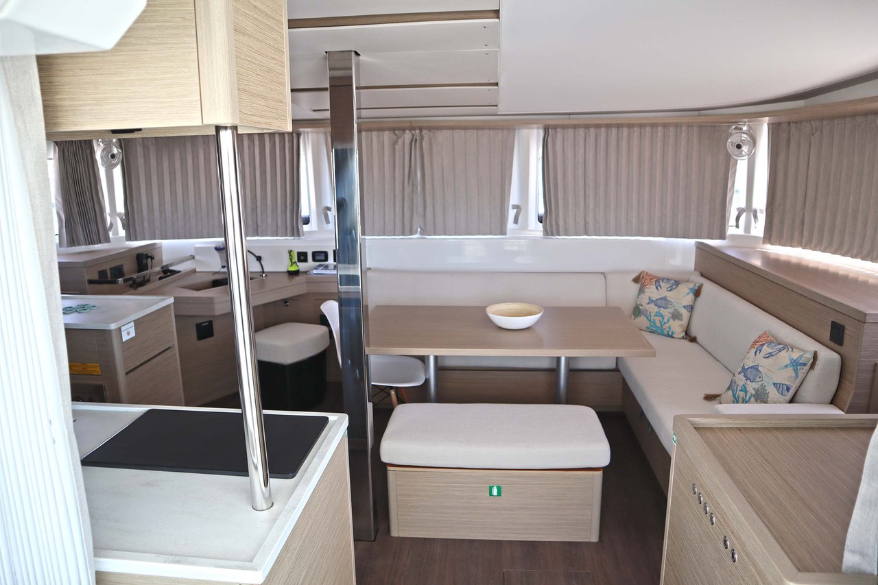 Photo #22 - Lagoon 46 Fly (PRESTIGE) in Athens - 38897