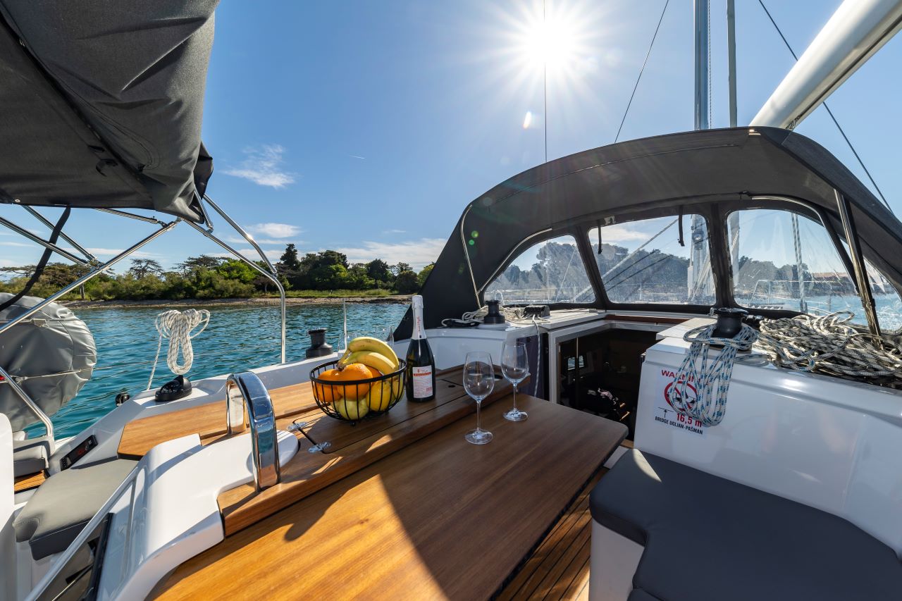Photo #8 - Bavaria C38 (Martini) en Zadar - 38900