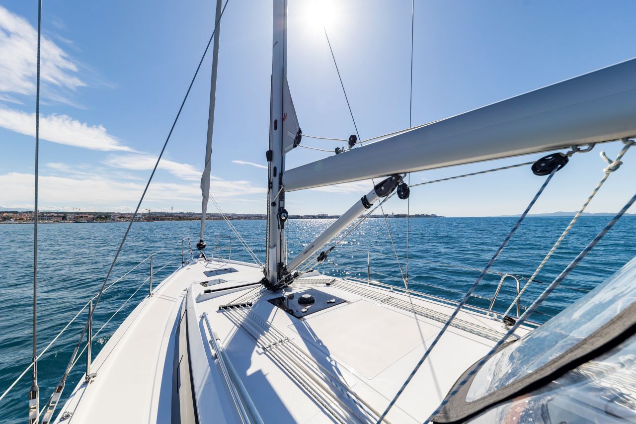 Photo #10 - Bavaria C38 (Martini) en Zadar - 38900