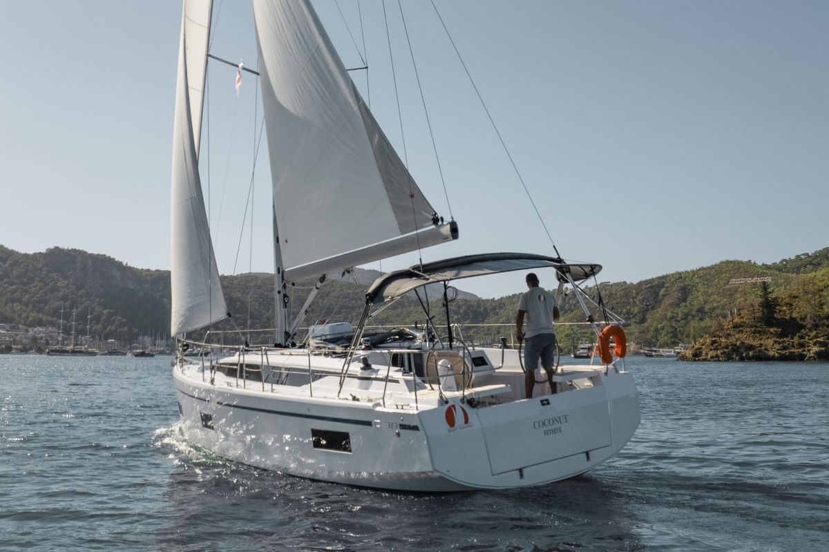 Photo #7 - Bavaria C38 (Coconut) in Fethiye - 38901