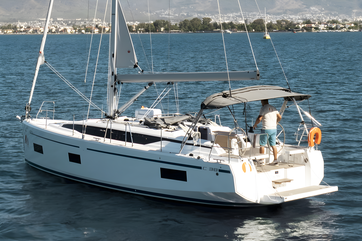 Photo #8 - Bavaria C38 (Coconut) in Fethiye - 38901