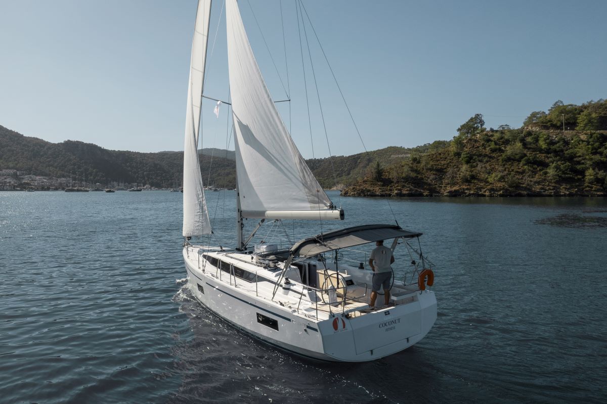 Photo #10 - Bavaria C38 (Coconut) in Fethiye - 38901