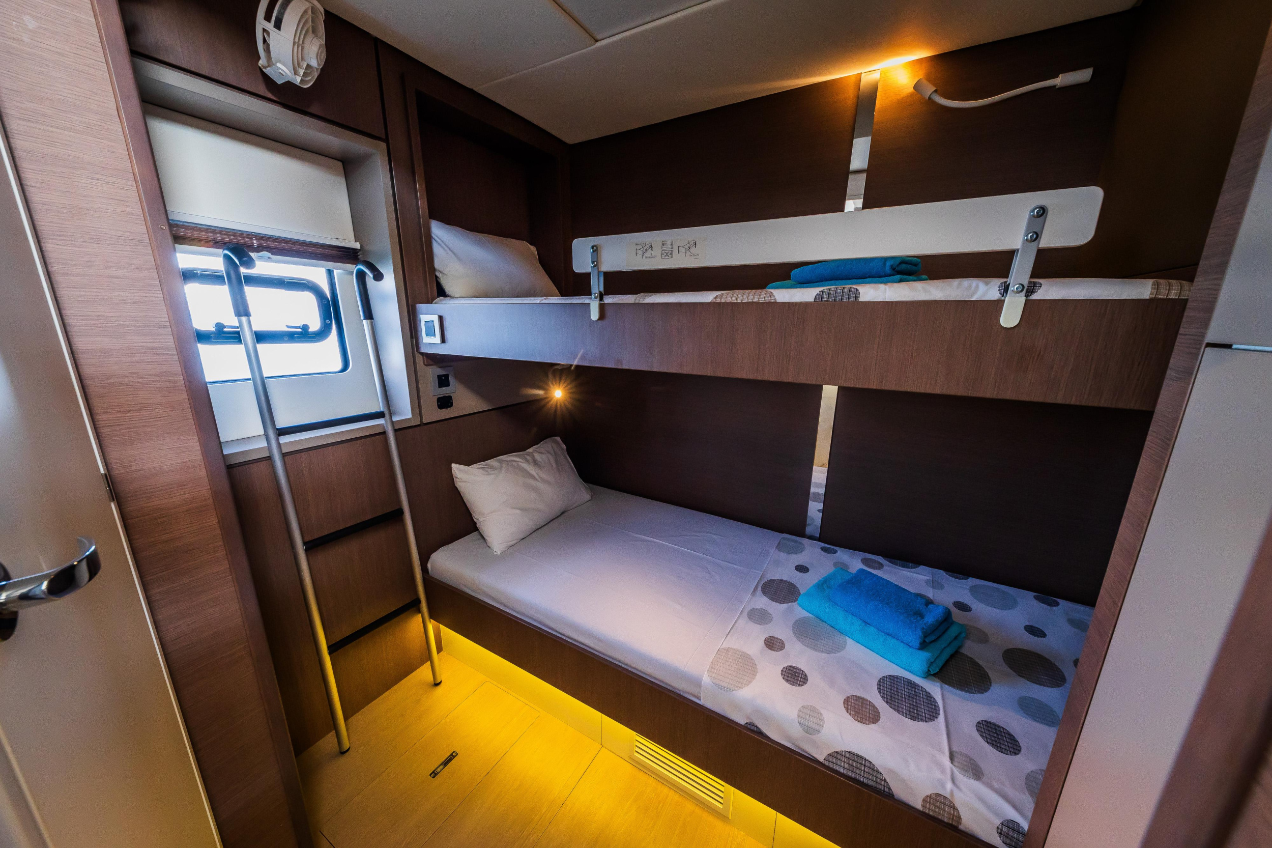 Photo #3 - Bali 4.8 - 6 + 1 cab. (Esthera) in Trogir - 38903
