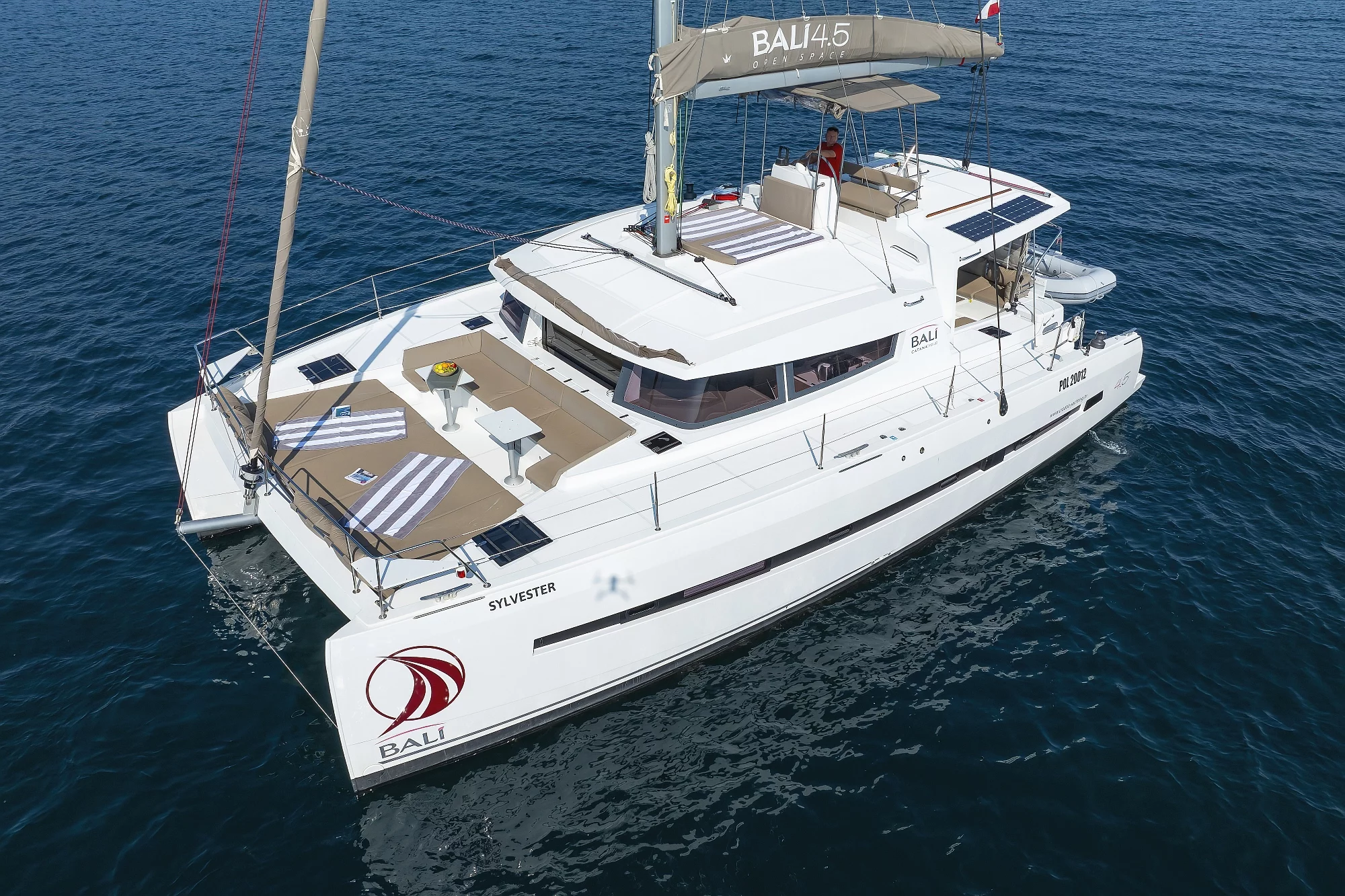 Bali 4.5 - 4 + 2 cab. (Sylvester)  - 2