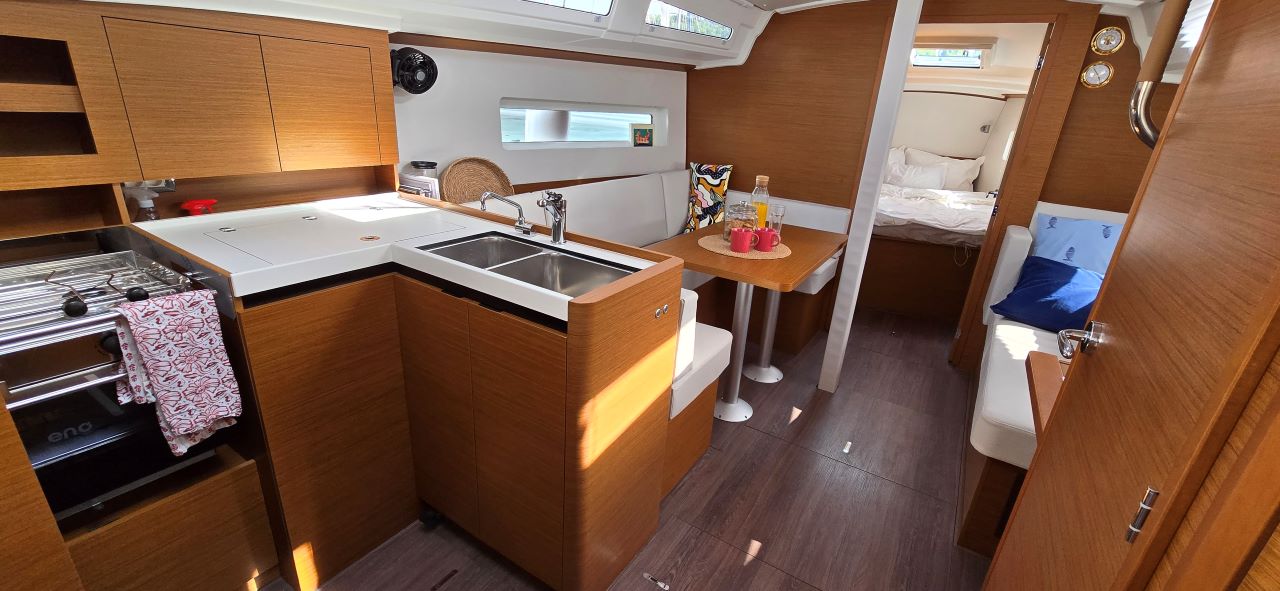 Photo #9 - Sun Odyssey 380 (Princess Marija) en Pula - 38919